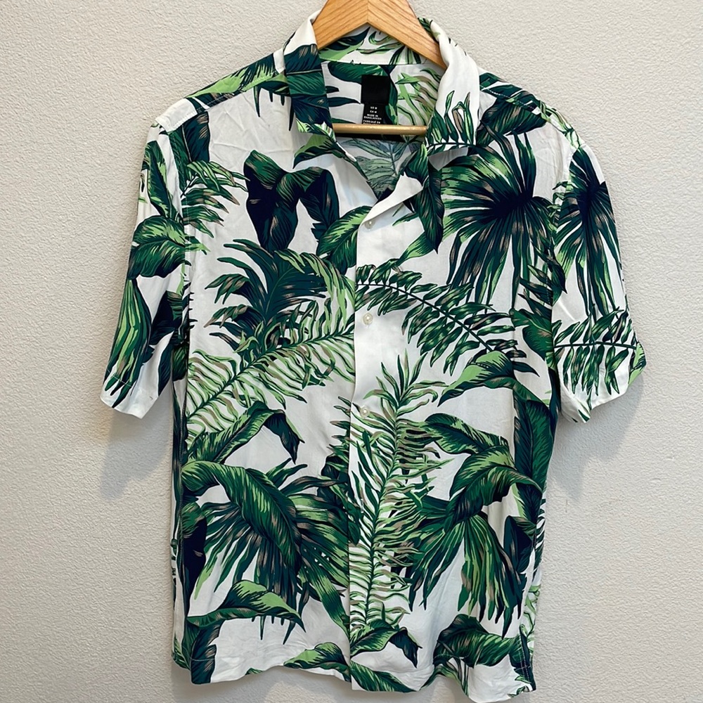 H & M Palm Print button down